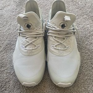 Air Huarache White 9.5 Never Worn